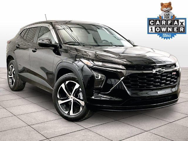 Used 2024 Chevrolet Trax RS w/ Driver Confidence Package FWD image 2