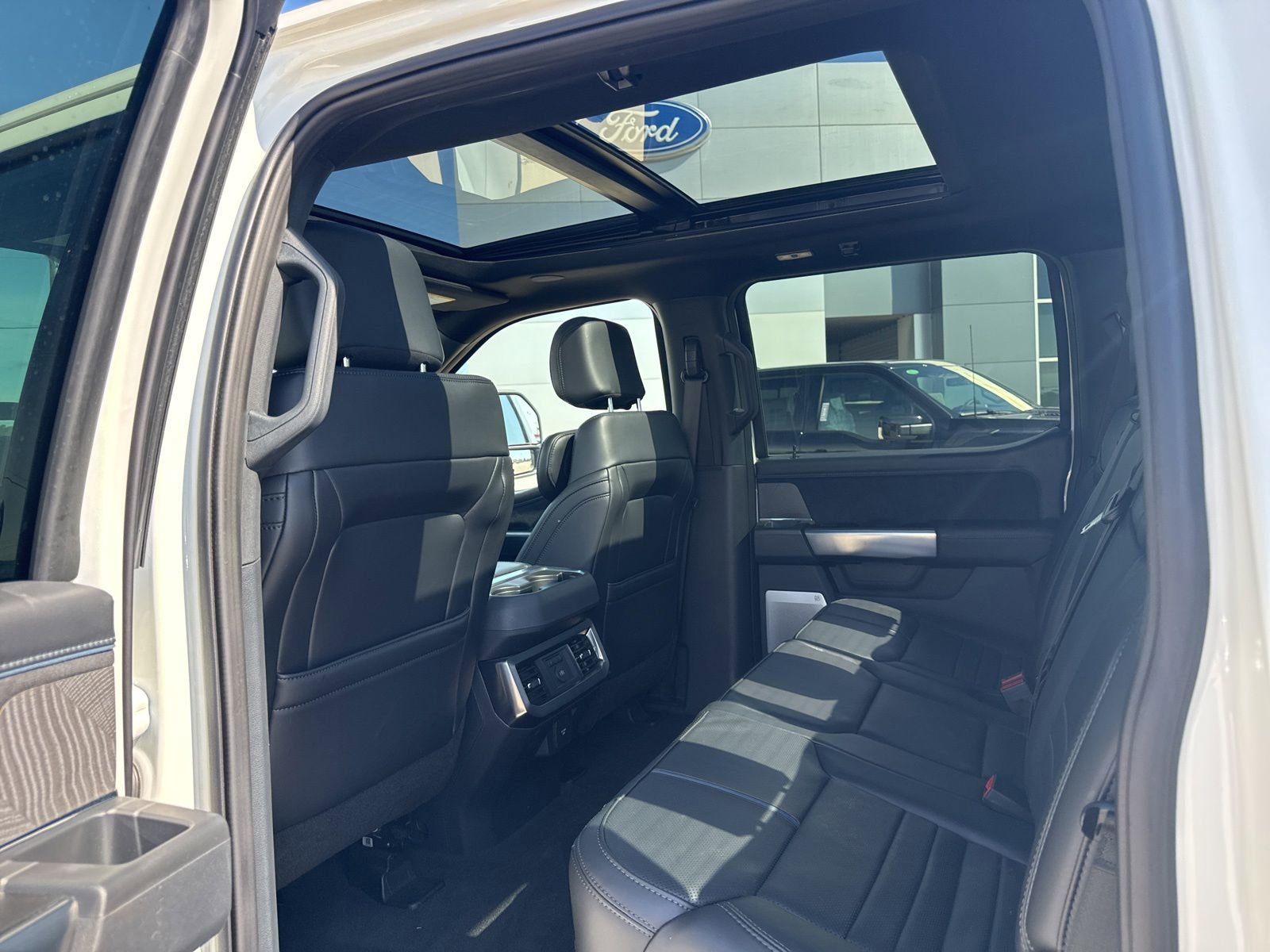 Certified 2025 Ford F450 Platinum w/ FX4 Off-Road Package AWD/4WD image 10