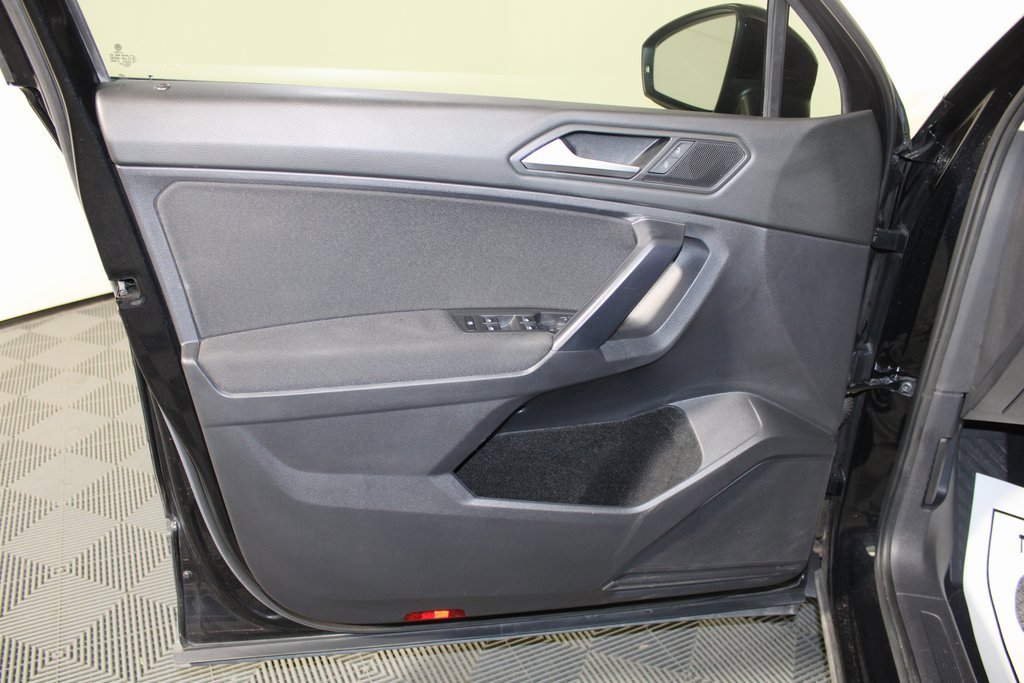 Used 2021 Volkswagen Tiguan S image 17