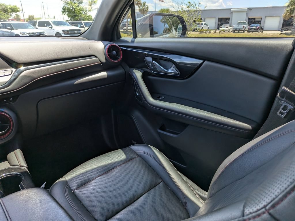 Used 2021 Chevrolet Blazer RS w/ Enhanced Convenience Package FWD image 16
