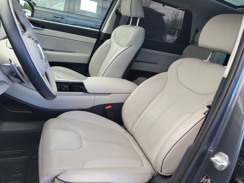 Used 2023 Hyundai Palisade Calligraphy image 18