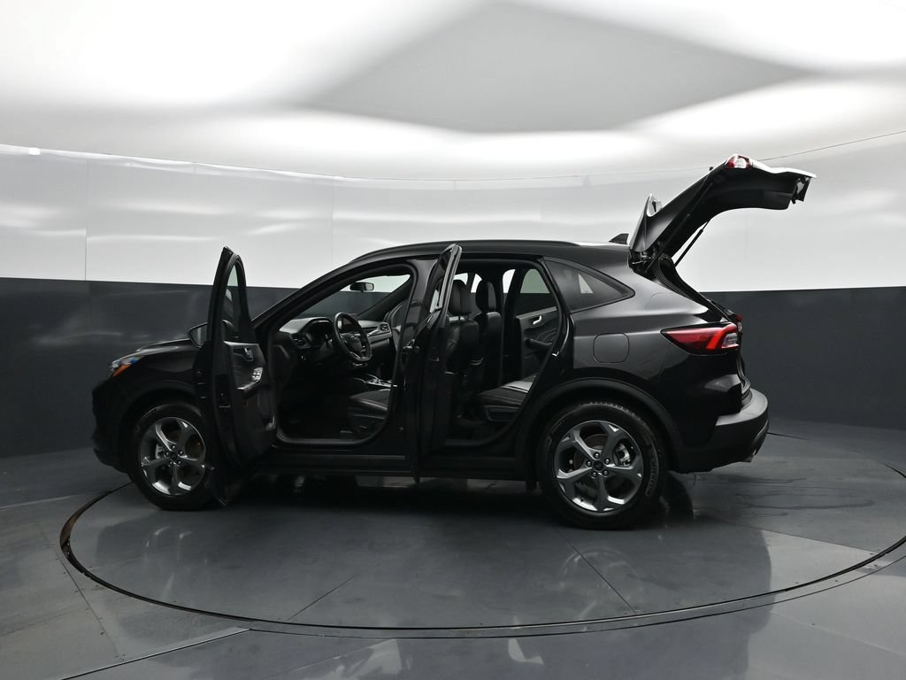 Certified 2025 Ford Escape ST-Line FWD image 33