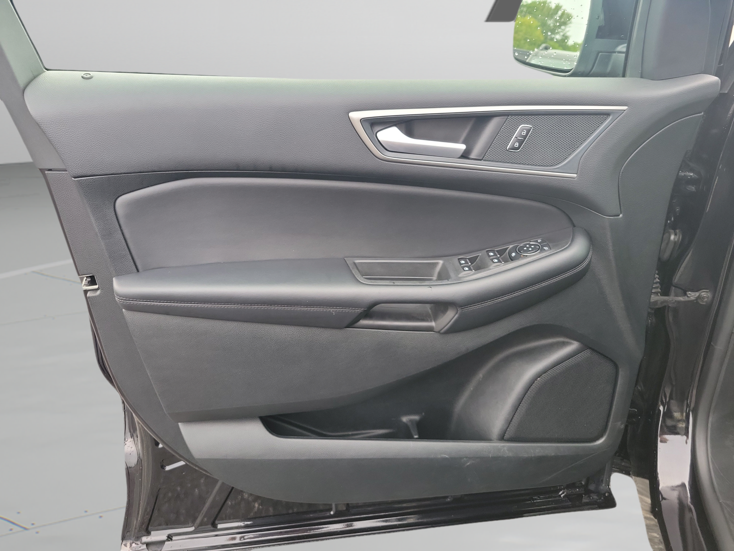 Certified 2024 Ford Edge SEL w/ Convenience Package AWD/4WD image 18