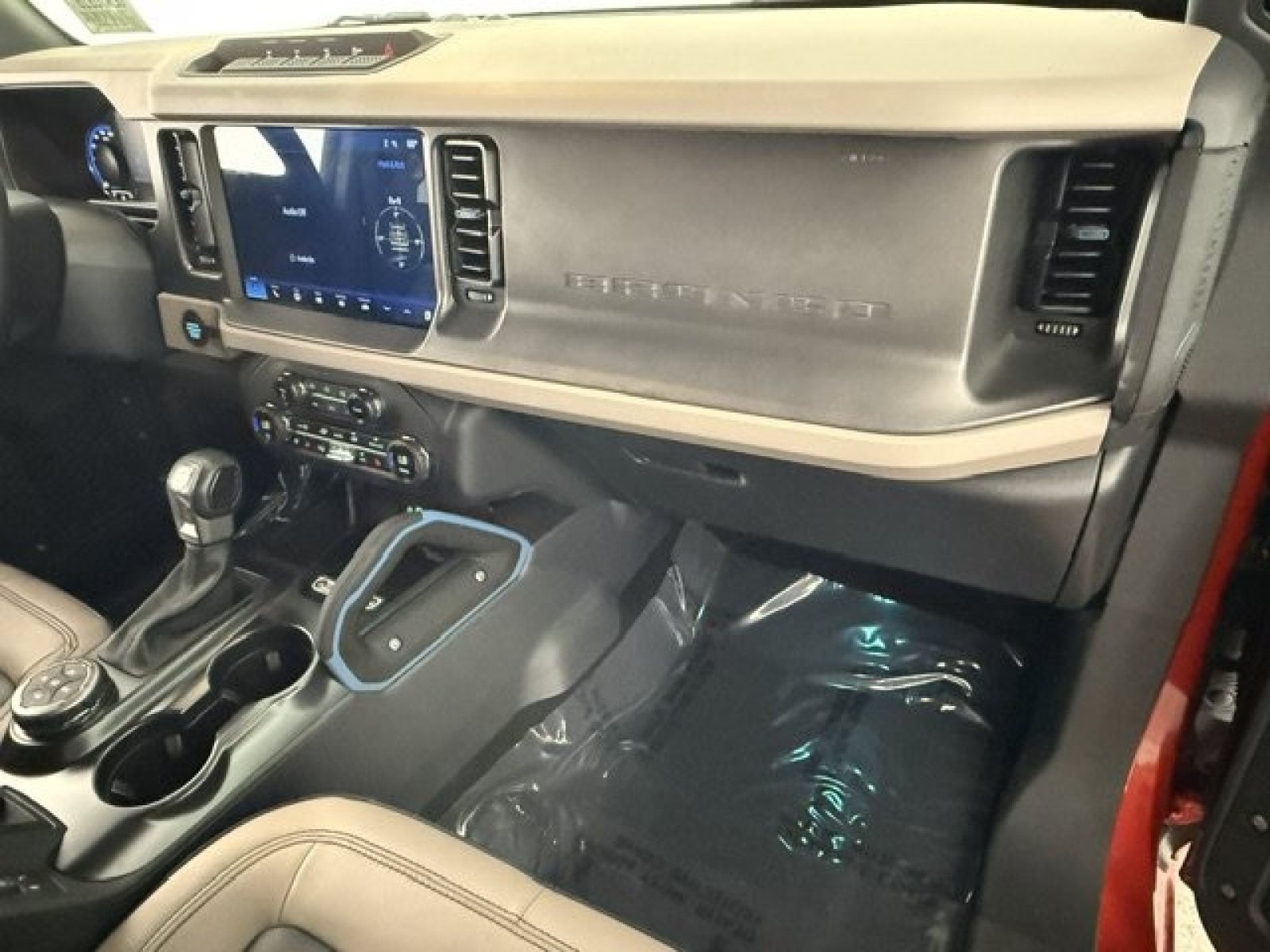 Certified 2024 Ford Bronco Wildtrak AWD/4WD image 17