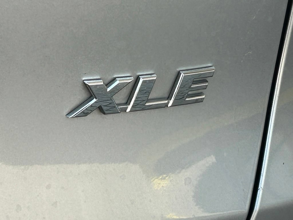 Used 2020 Toyota RAV4 XLE FWD image 21