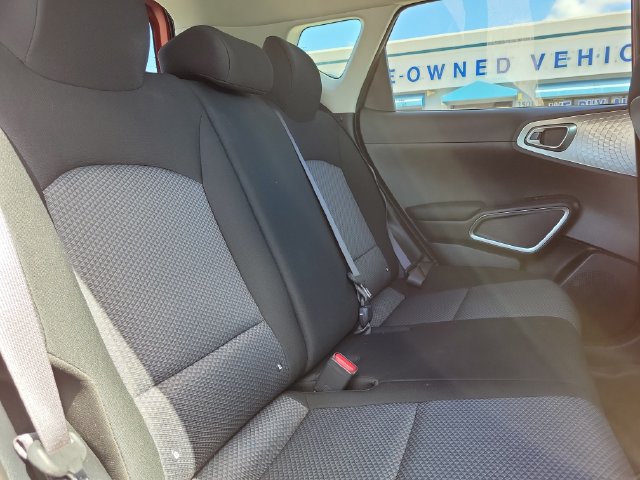 Used 2024 Kia Soul LX w/ Option Group 015 FWD image 17