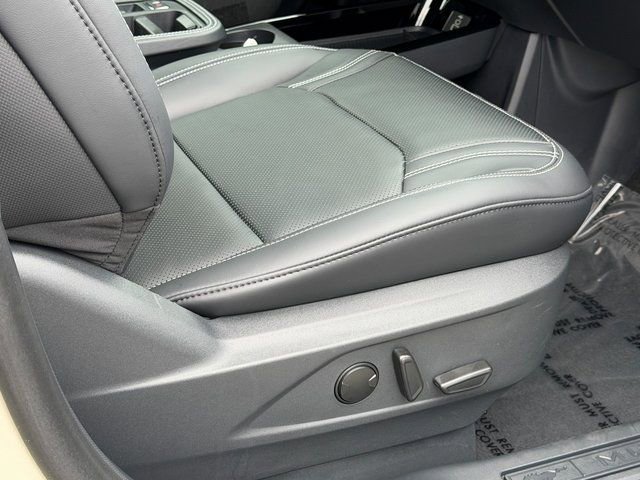 Certified 2025 Ford Mustang Mach-E Premium AWD/4WD image 27