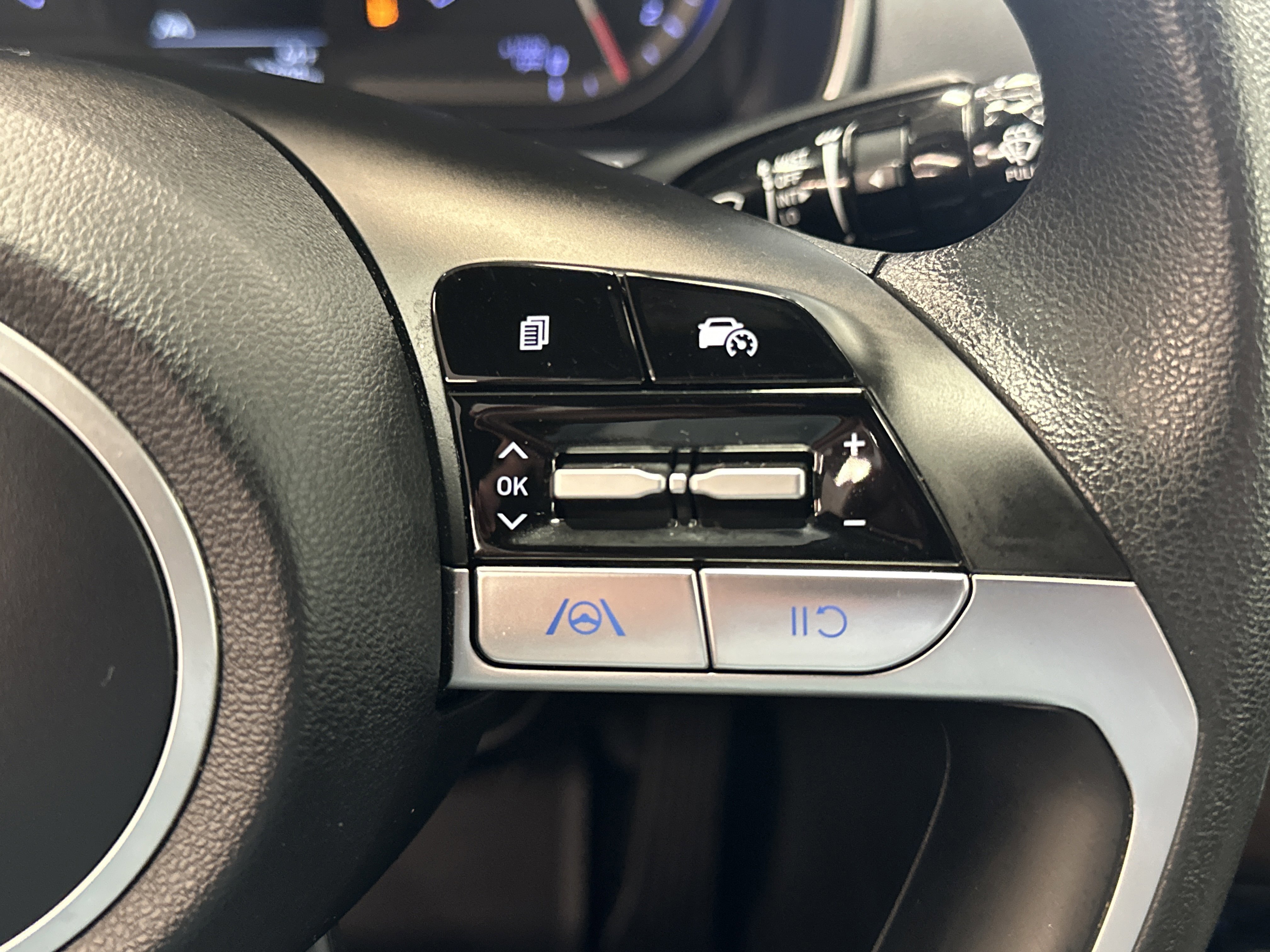 Used 2023 Hyundai Santa Cruz SEL image 27