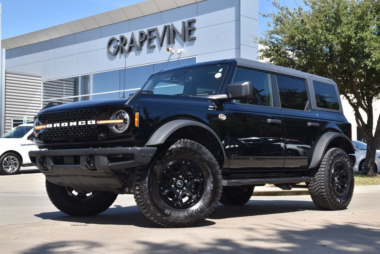 Certified 2024 Ford Bronco Wildtrak AWD/4WD image 2