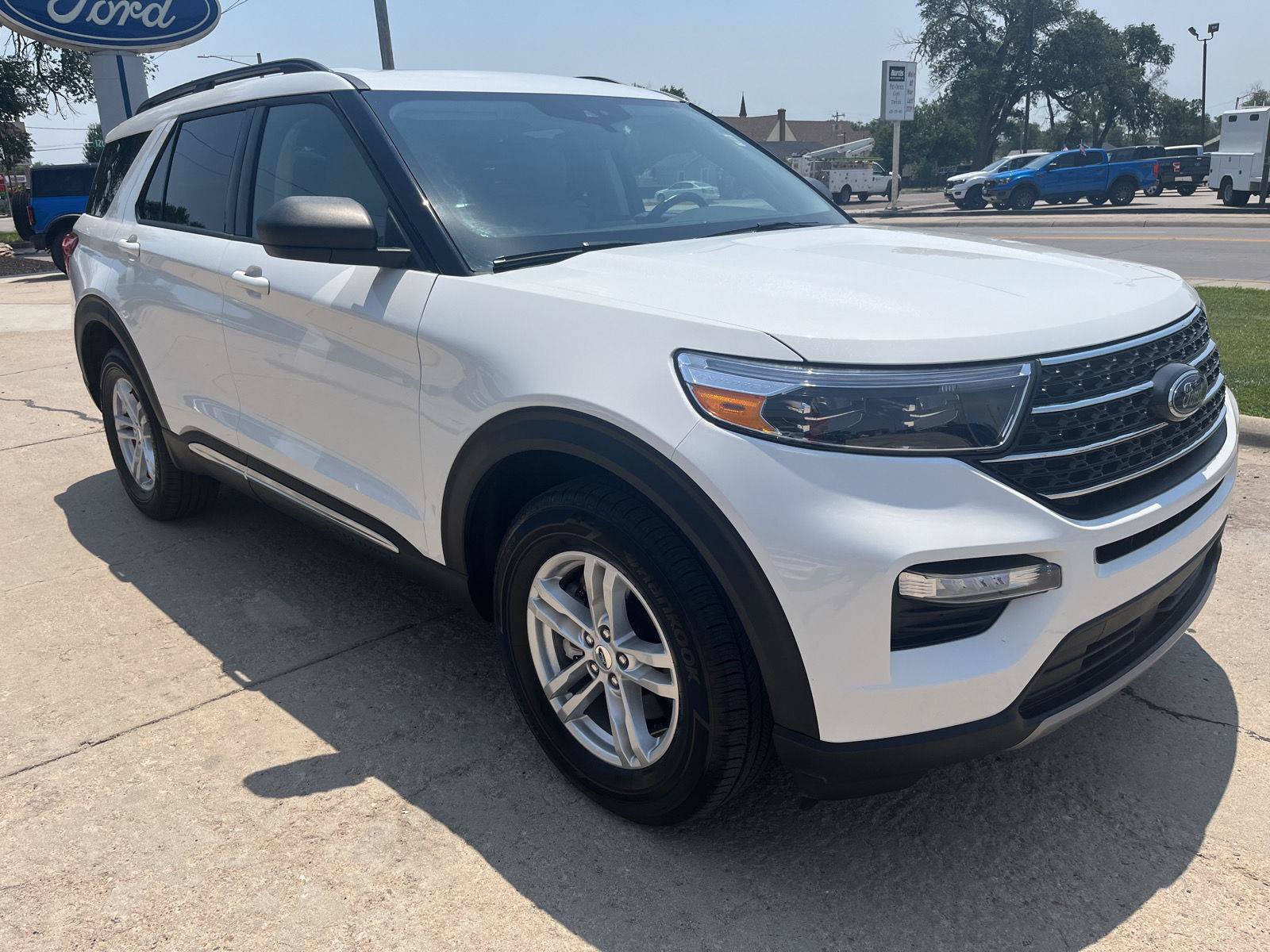 Certified 2023 Ford Explorer XLT w/ Equipment Group 202A AWD/4WD image 7