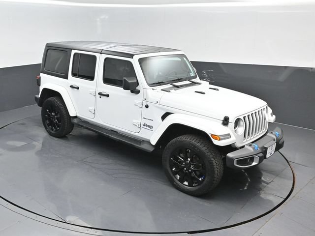 Used 2023 Jeep Wrangler Unlimited Sahara AWD/4WD image 16