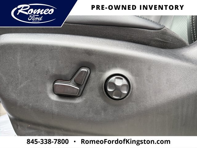 Used 2024 Chrysler Pacifica Touring-L FWD image 23