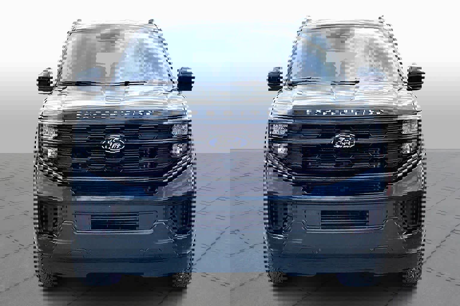 Certified 2025 Ford Expedition Active image 3