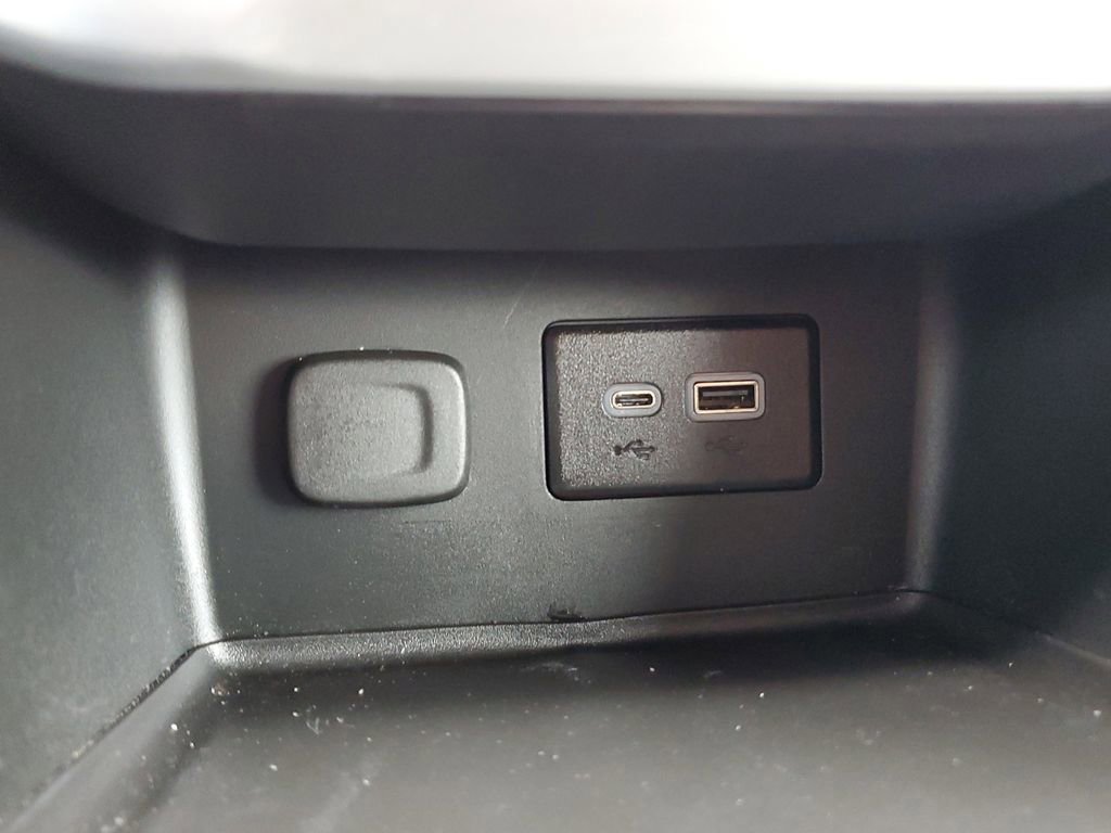 Used 2023 GMC Acadia SLE w/ Driver Convenience Package image 29