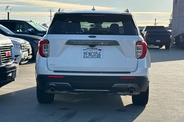 Certified 2022 Ford Explorer XLT w/ Equipment Group 202A image 4