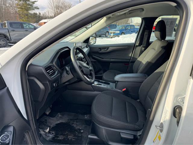 Certified 2025 Ford Escape Active w/ Cold Weather Package image 10