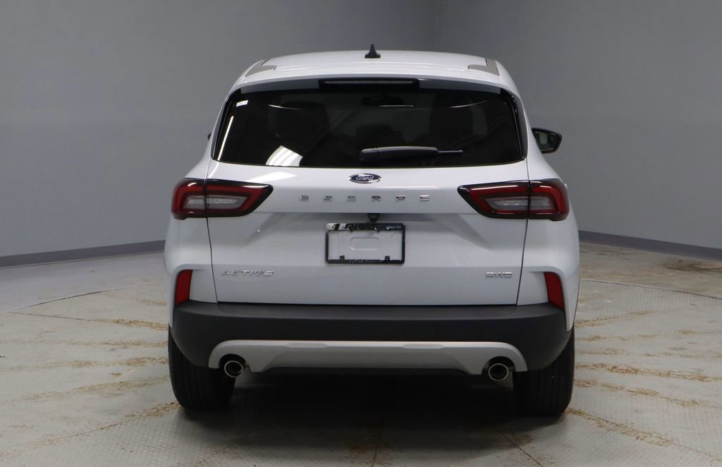 Certified 2025 Ford Escape Active w/ Cold Weather Package image 4