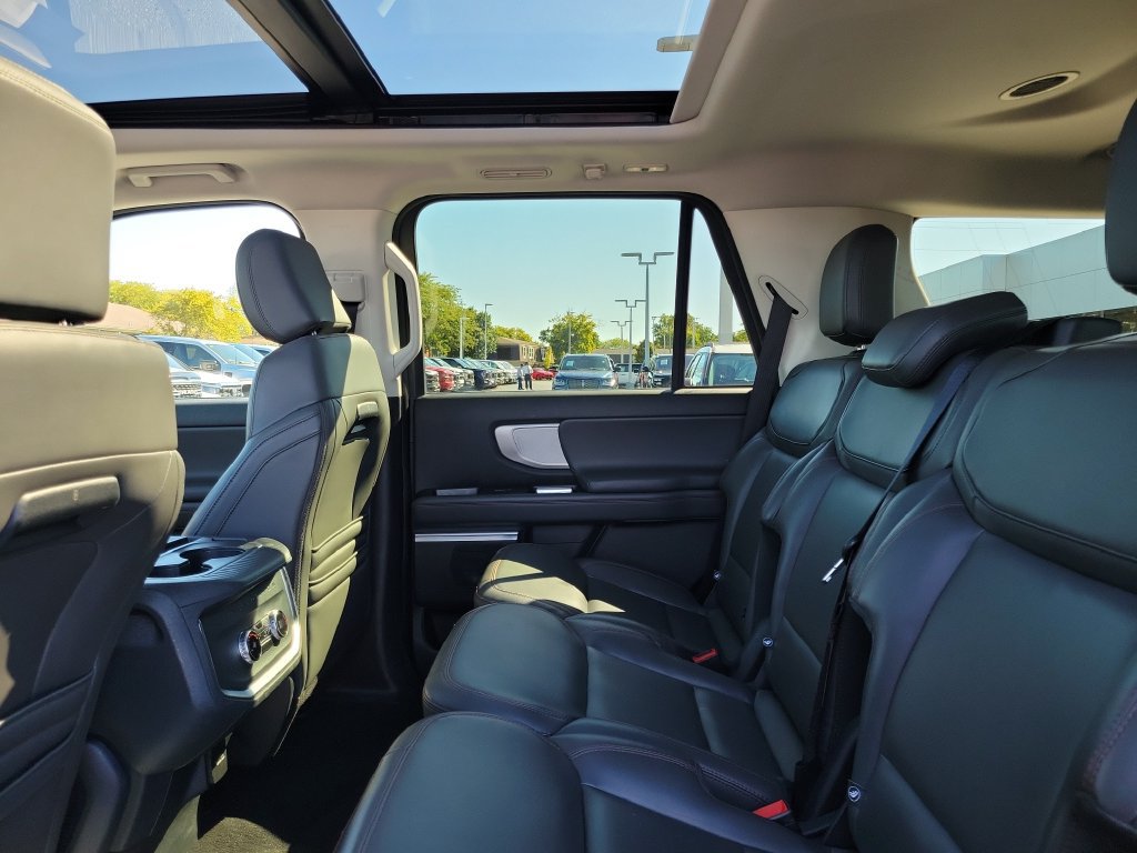 Certified 2025 Ford Expedition Active AWD/4WD image 16