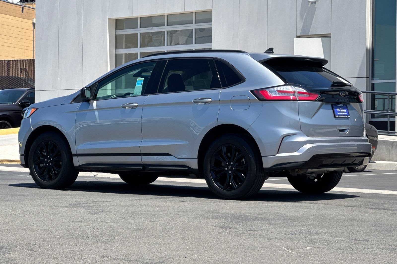 Certified 2023 Ford Edge SE w/ Black Appearance Package AWD/4WD image 5