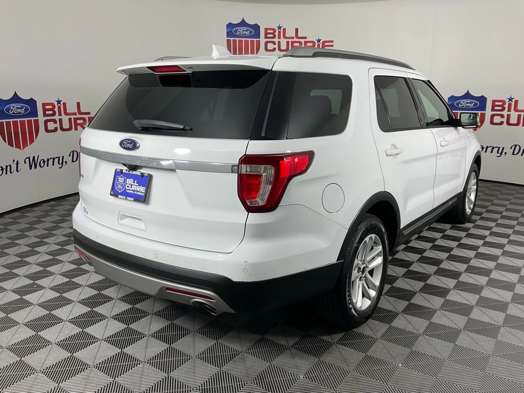 Certified 2017 Ford Explorer XLT image 5