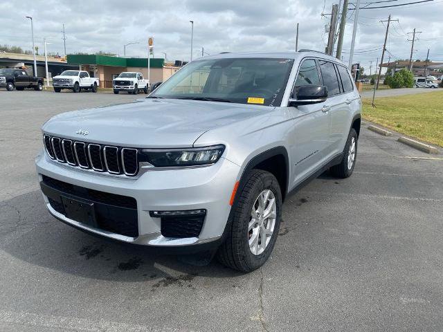 Used 2023 Jeep Grand Cherokee L Limited image 3