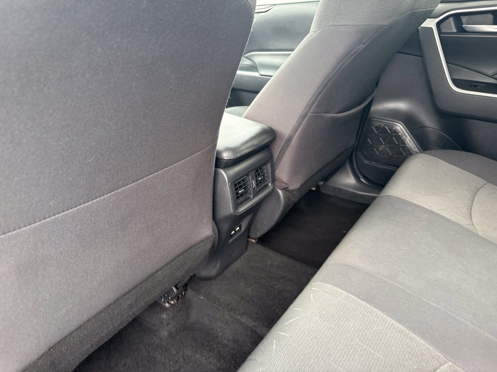 Used 2021 Toyota RAV4 XLE AWD/4WD image 42