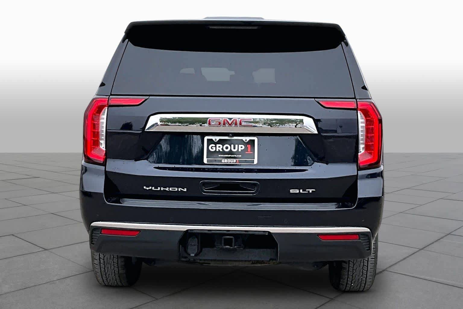 Used 2023 GMC Yukon SLT w/ SLT Luxury Package AWD/4WD image 5