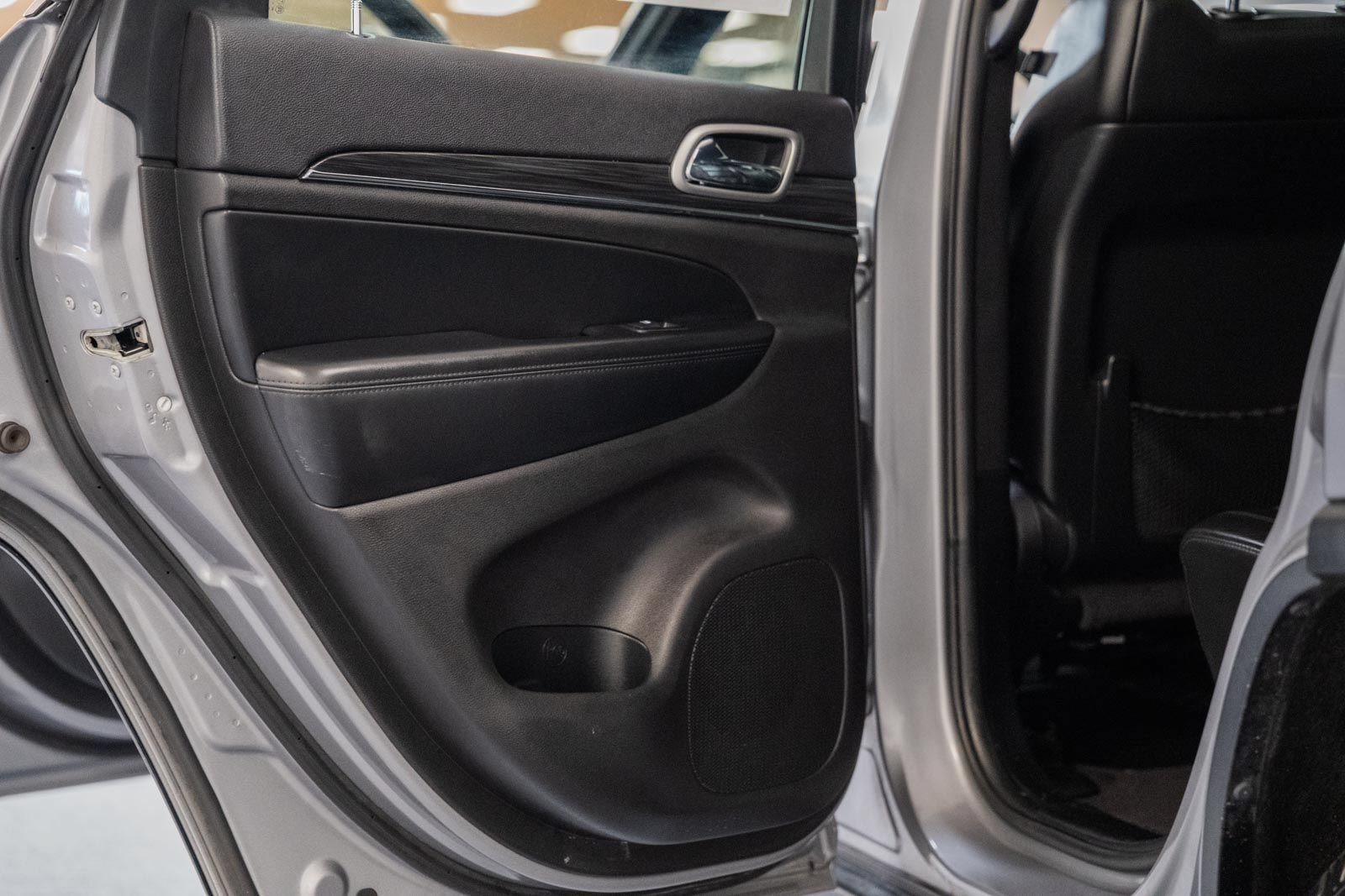 Used 2019 Jeep Grand Cherokee Limited w/ Luxury Group II RWD image 42