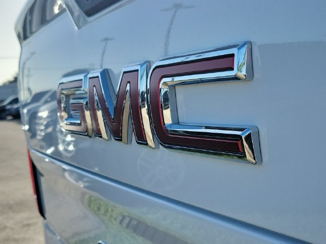 Used 2026 GMC Sierra 1500 AT4X AWD/4WD image 8