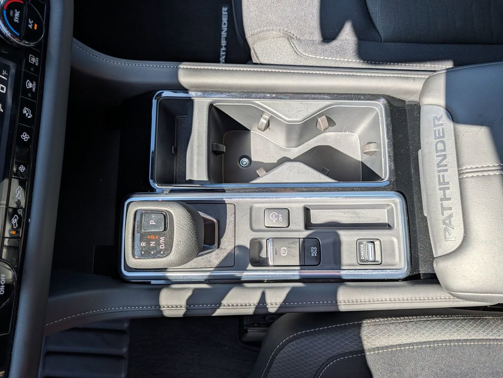 Used 2025 Nissan Pathfinder SV FWD image 13