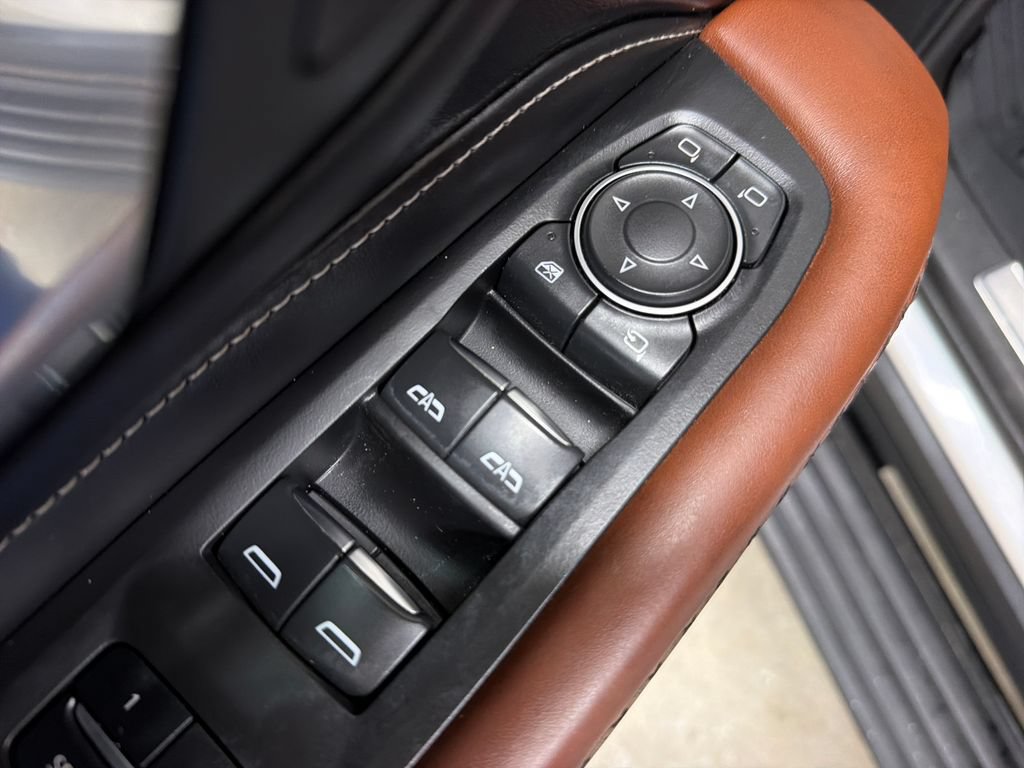 Used 2023 GMC Yukon Denali Ultimate AWD/4WD image 18
