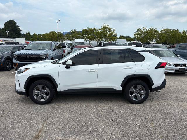Used 2022 Toyota RAV4 XLE w/ Convenience Package AWD/4WD image 8