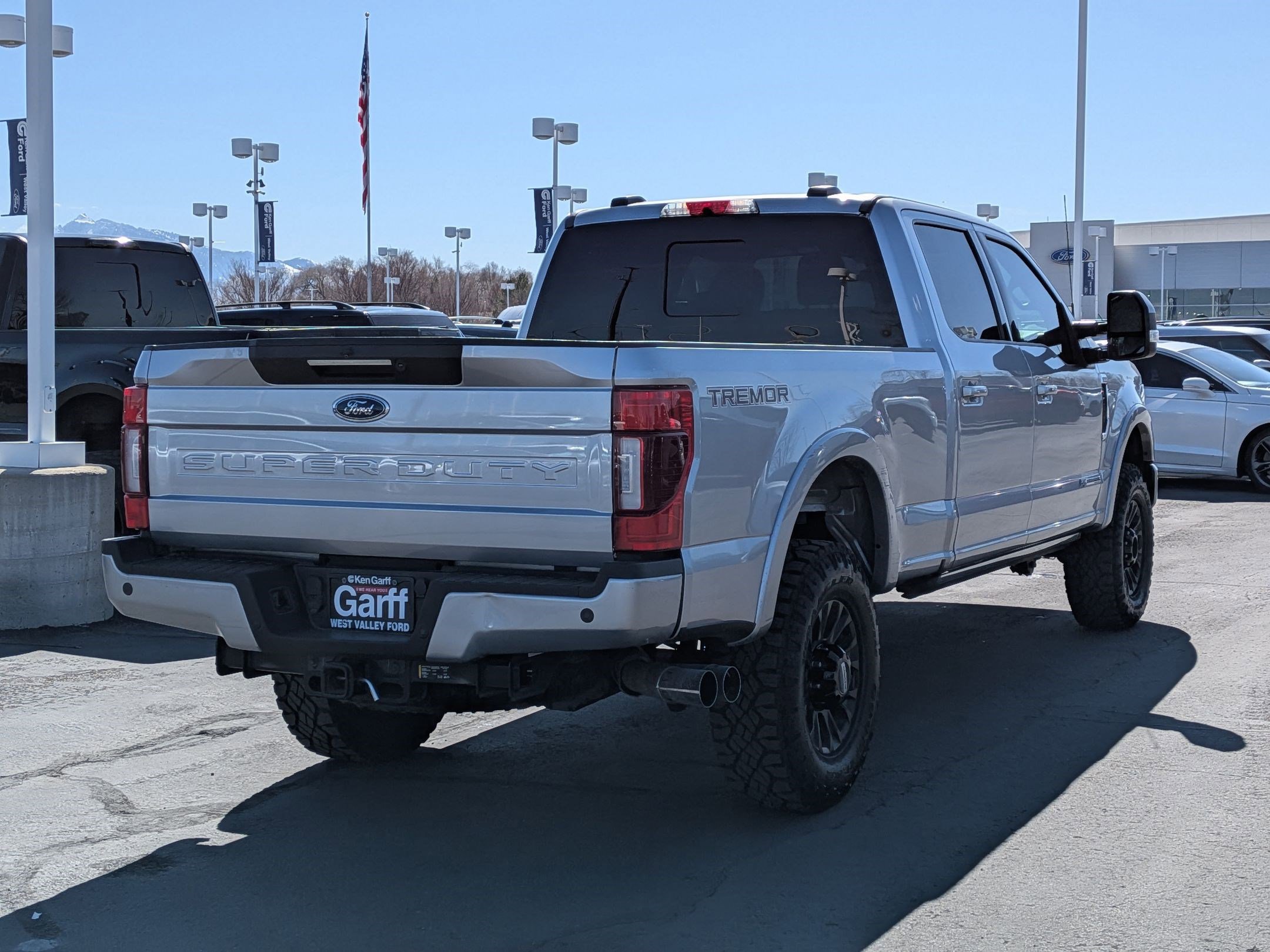 Certified 2022 Ford F350 Lariat w/ Tremor Off-Road Package image 3