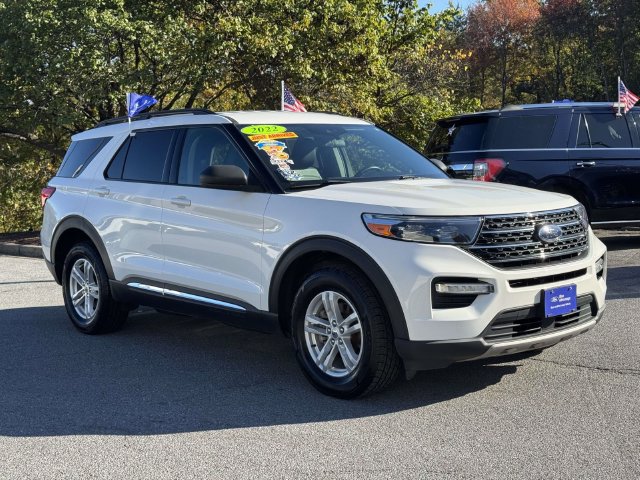 Certified 2022 Ford Explorer XLT w/ Equipment Group 202A AWD/4WD image 2