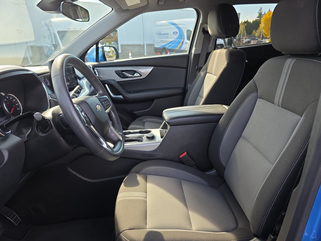 Used 2025 Chevrolet Blazer LT AWD/4WD image 5