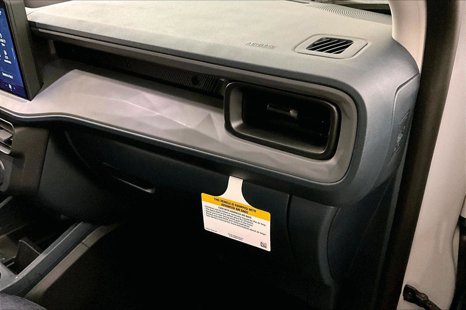 Certified 2025 Ford Maverick XL w/ Equipment Group 102A image 15