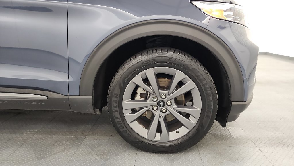 Certified 2021 Ford Explorer XLT w/ Equipment Group 202A AWD/4WD image 24