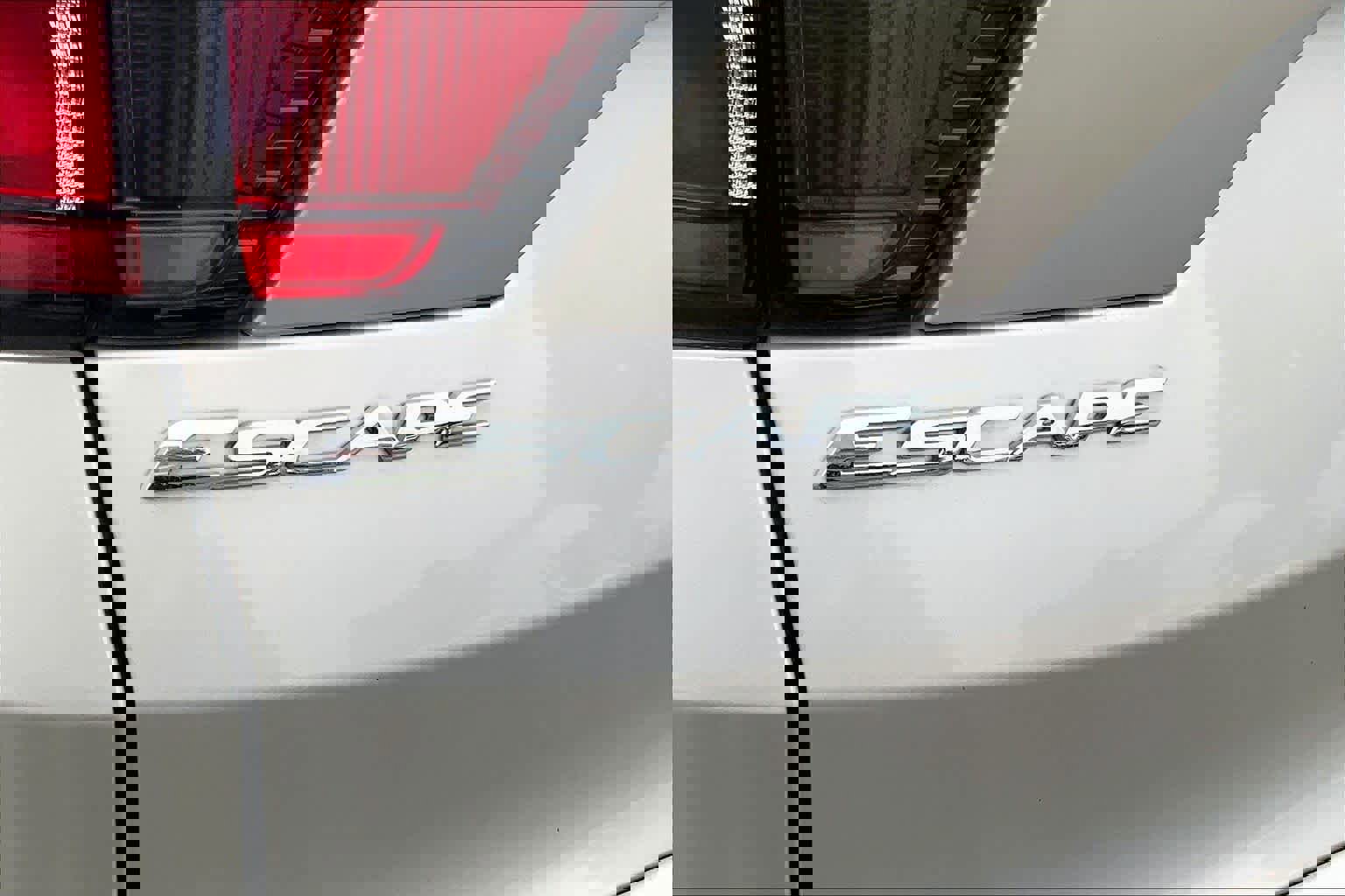 Certified 2018 Ford Escape SE w/ Ford Safe & Smart Package AWD/4WD image 12