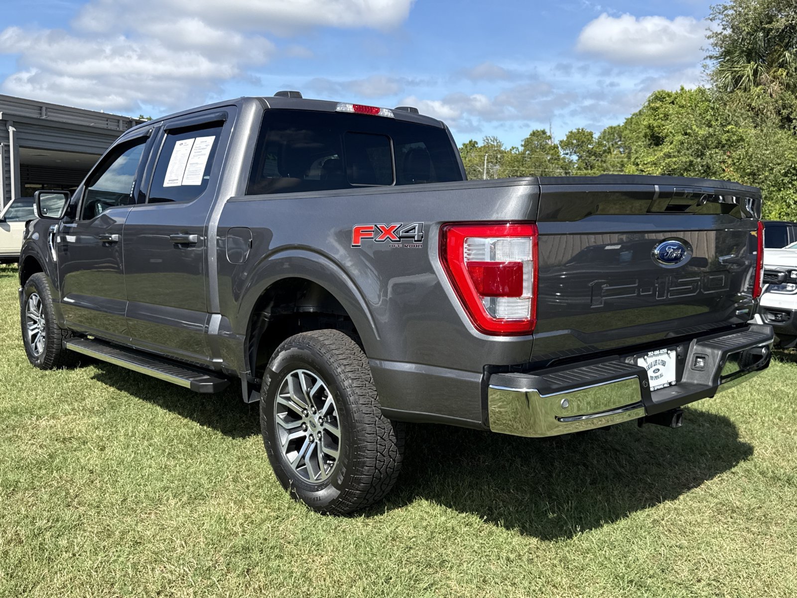Certified 2022 Ford F150 Lariat w/ FX4 Off-Road Package AWD/4WD image 7