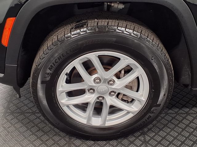 Used 2024 Jeep Grand Cherokee L Laredo w/ Luxury Tech Group I AWD/4WD image 30