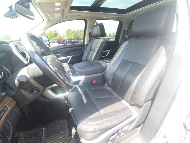 Used 2020 Nissan Titan SL w/ Moonroof Package AWD/4WD image 24