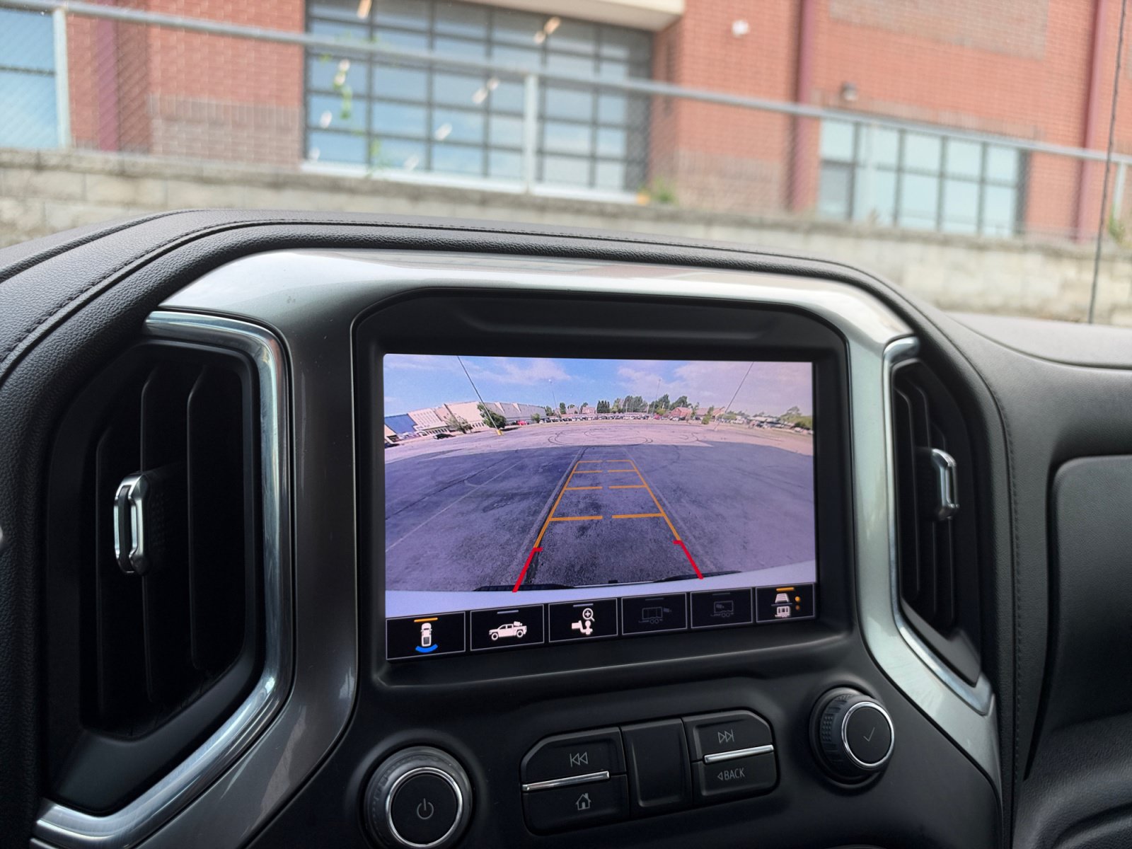 Used 2022 Chevrolet Silverado 1500 LTZ AWD/4WD image 29