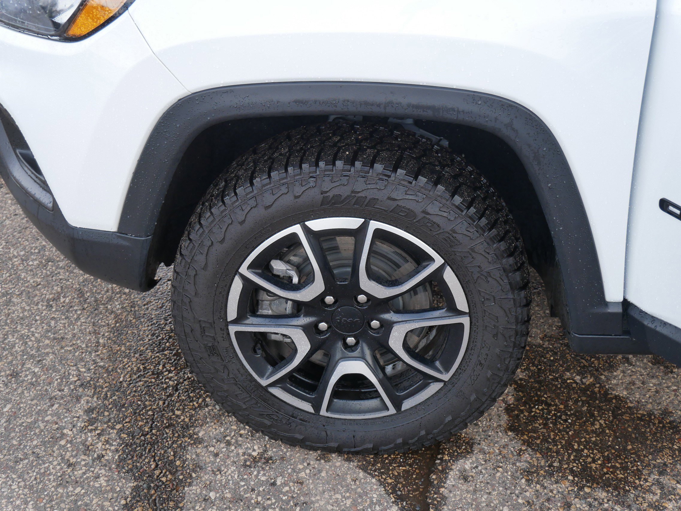 Used 2024 Jeep Compass Trailhawk image 15