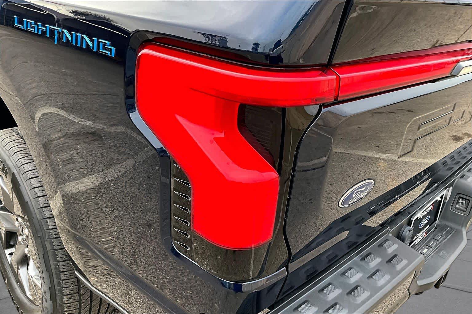 Certified 2023 Ford F150 Lightning Lariat AWD/4WD image 27