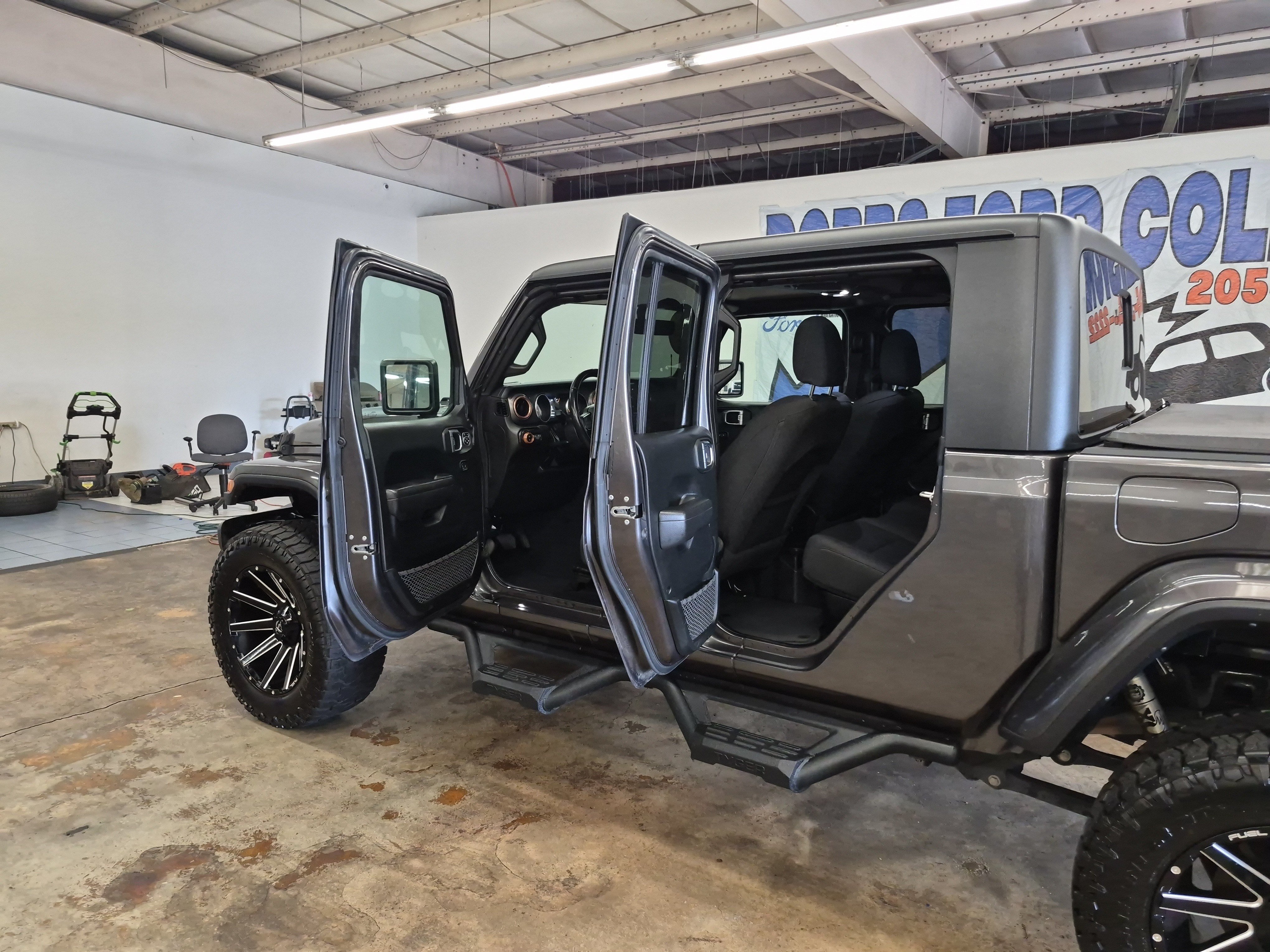 Used 2022 Jeep Gladiator Sport AWD/4WD image 15