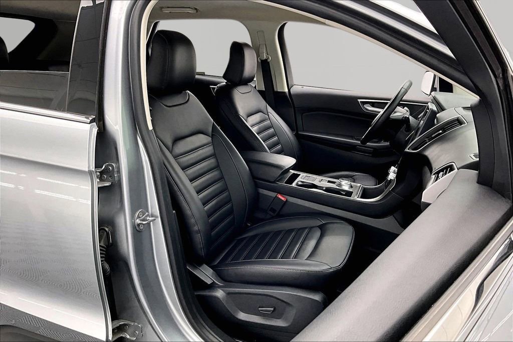 Certified 2024 Ford Edge SEL w/ Convenience Package AWD/4WD image 9