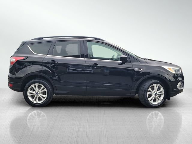Certified 2018 Ford Escape SE w/ SE Sync 3 Package FWD image 3