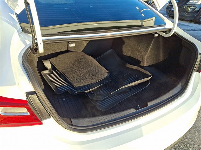 Used 2021 Chevrolet Malibu RS image 29