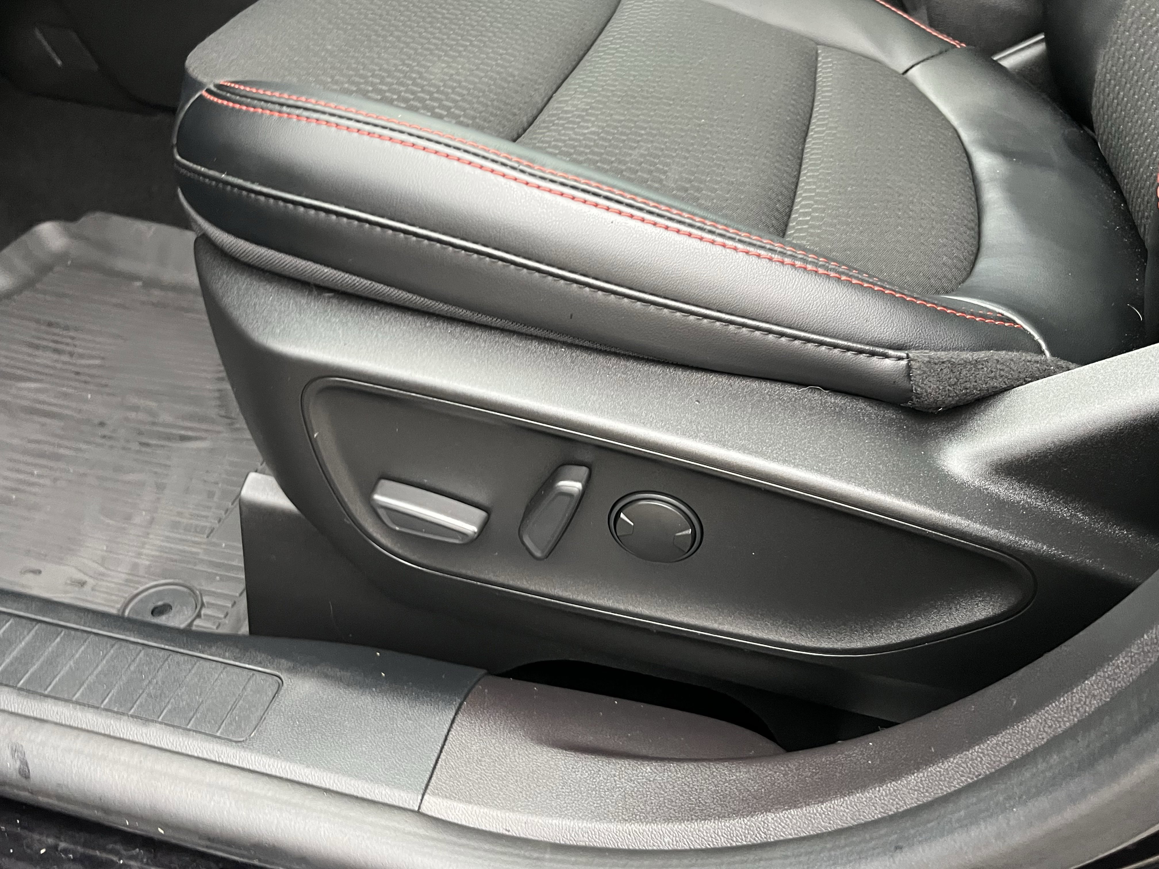 Certified 2023 Ford Escape ST-Line Select w/ Tech Pack #2 image 13