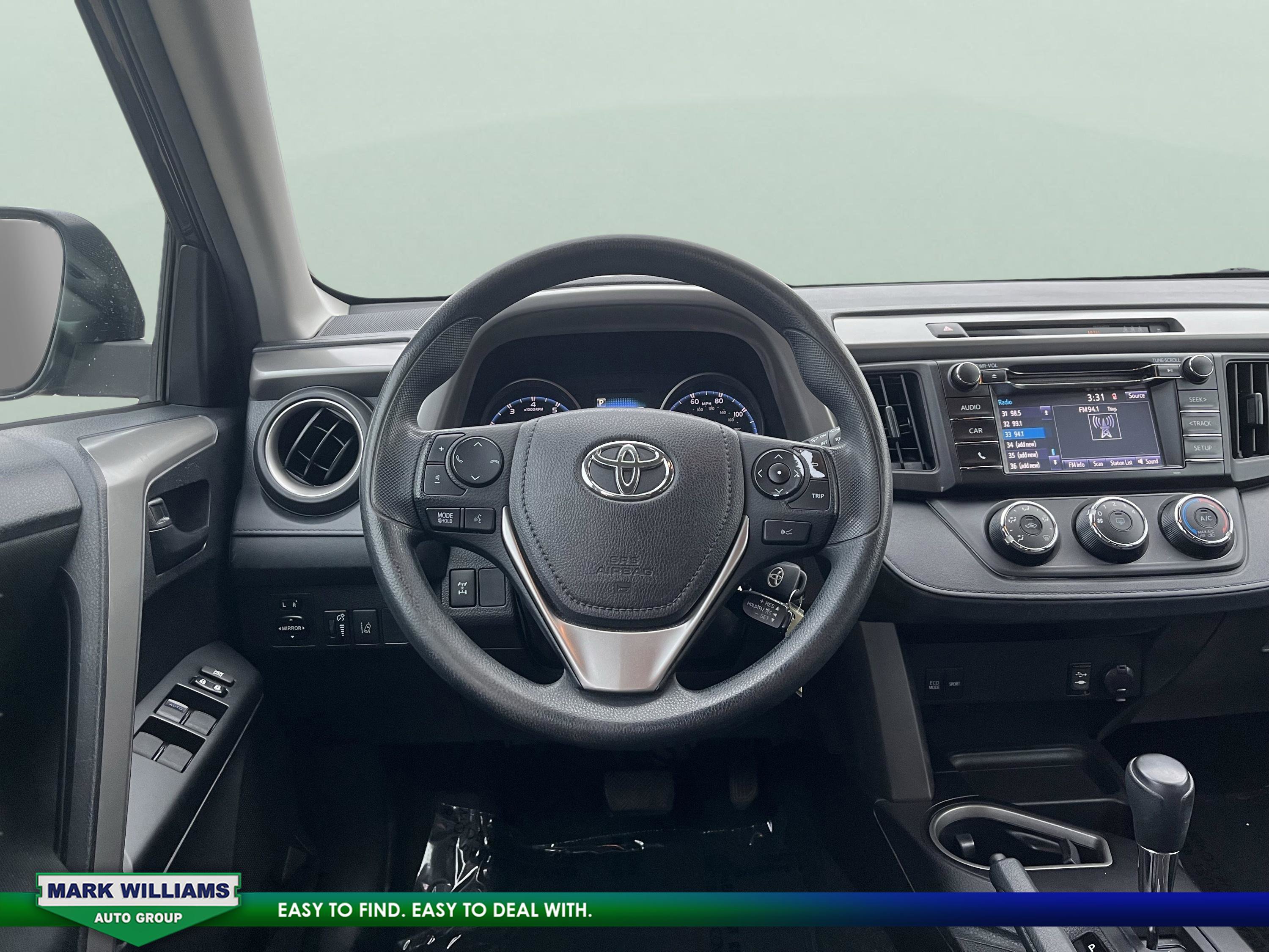 Used 2018 Toyota RAV4 LE image 14